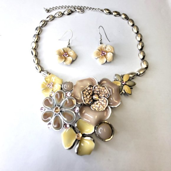 Floral Necklace Enamel Statement Necklace and Earrings Set - Picture 5 of 14